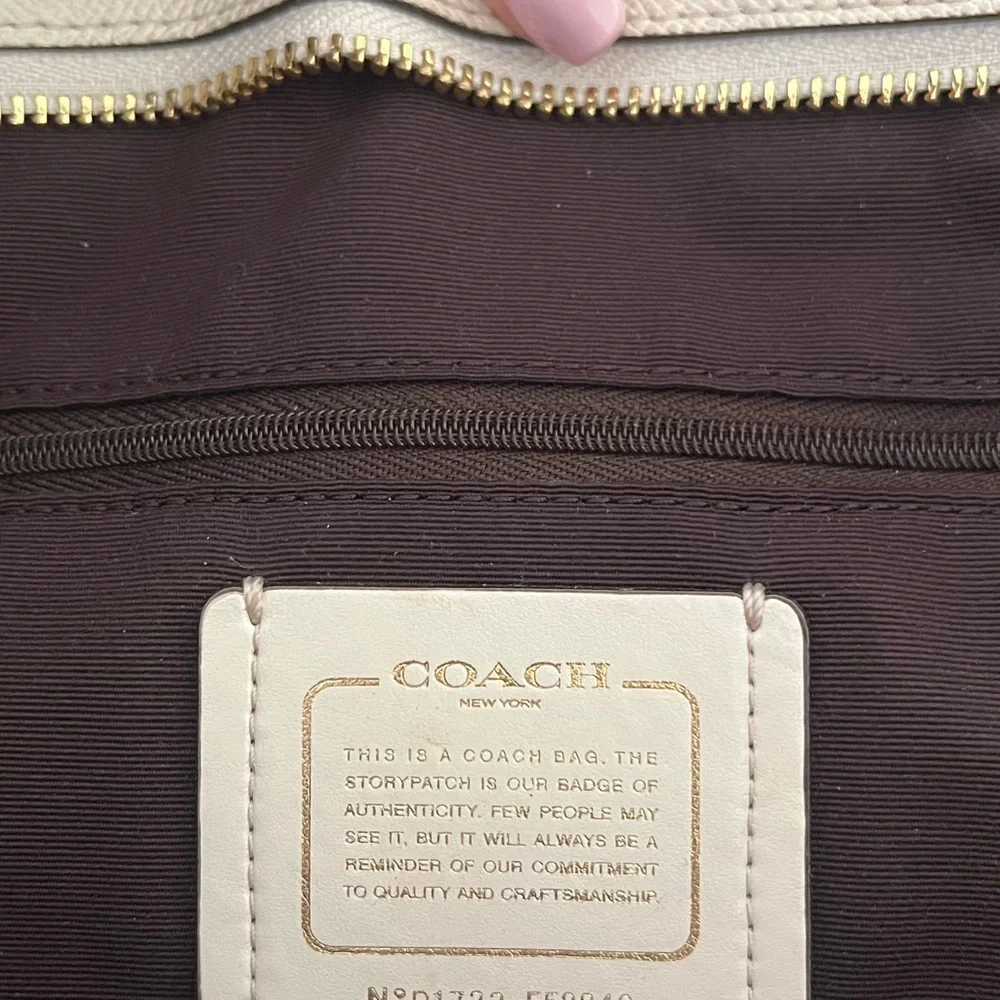 White Coach Tote Bag - Picture 3 of 4